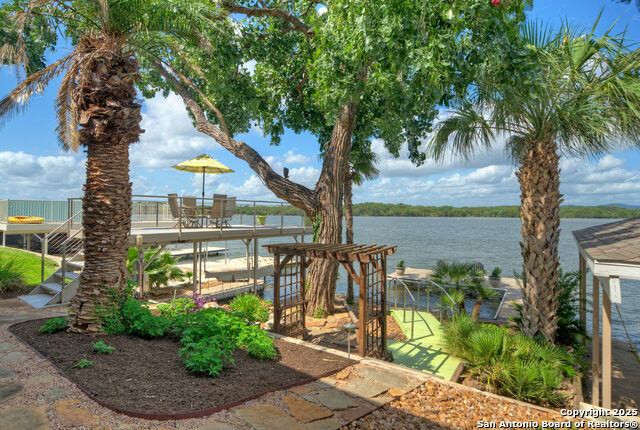 204 N Waterway Dr Property Photo 6