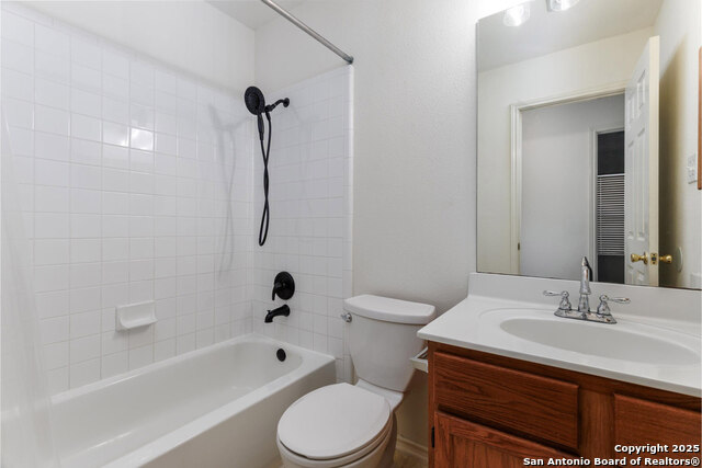 18 Rainy Property Photo 13