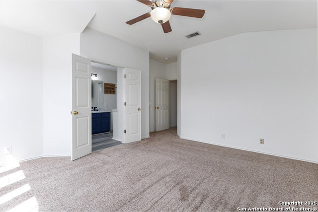 18 Rainy Property Photo 15