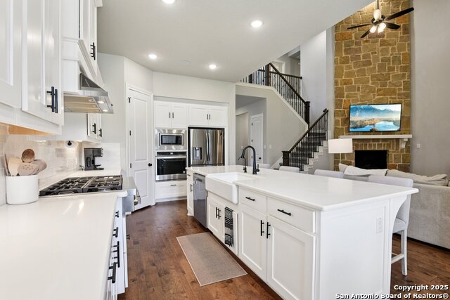 22810 Avon Property Photo 2