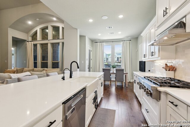 22810 Avon Property Photo 24