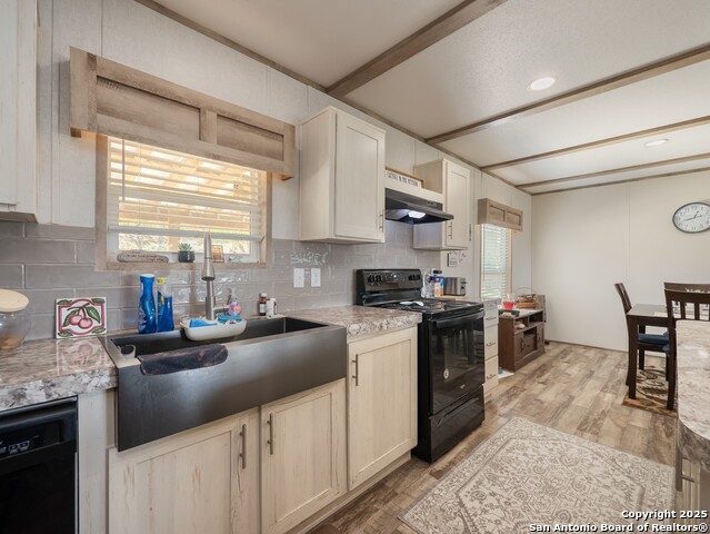 385 Ridge Trail Property Photo 11