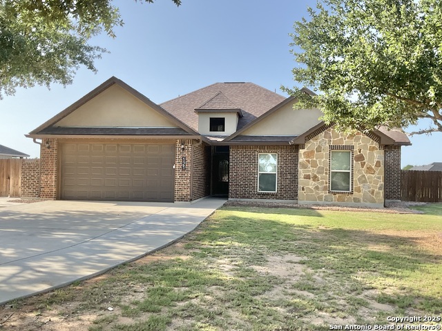 121 W Medium Meadow Property Photo 1