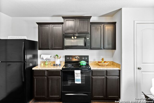 3827 Southton View Property Photo 7