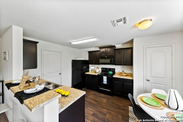 3827 Southton View Property Photo 10