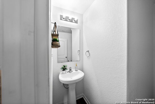 3827 Southton View Property Photo 12