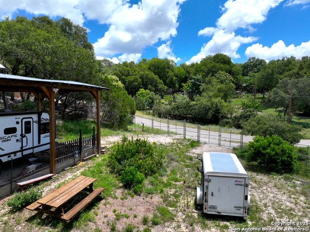 789 Rambling Property Photo 3