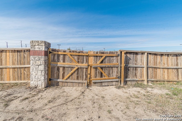 4303 Rogans Hbr Property Photo 46