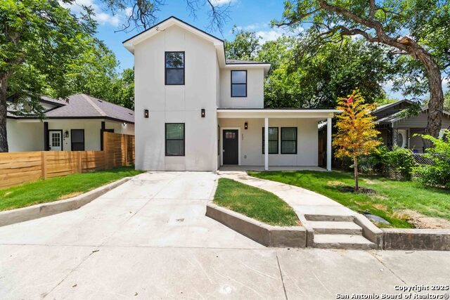237 Carle Ave Property Photo 2