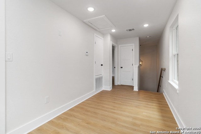 237 Carle Ave Property Photo 12