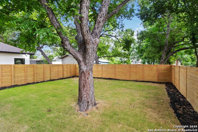 237 Carle Ave Property Photo 18