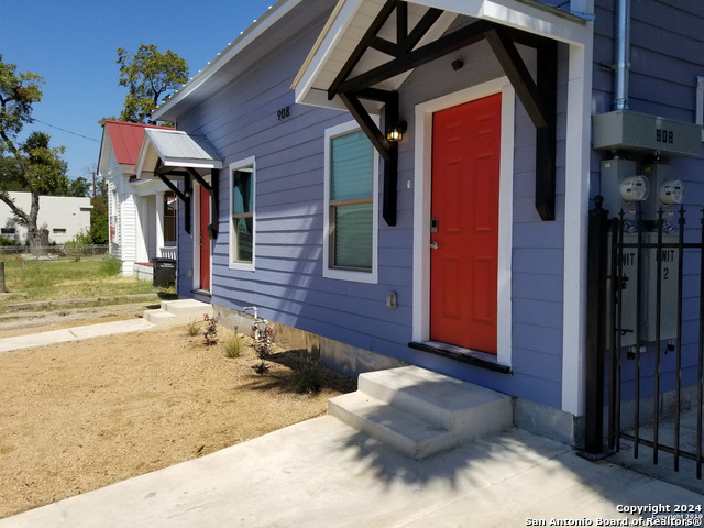 908 Camaron St Property Photo 1