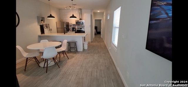 908 Camaron St Property Photo 3