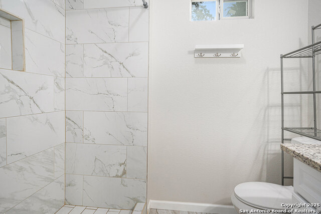 305 Kneupper Property Photo 7