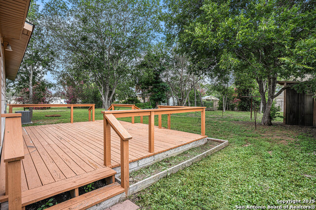 305 Kneupper Property Photo 8