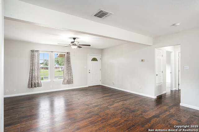 305 Kneupper Property Photo 10