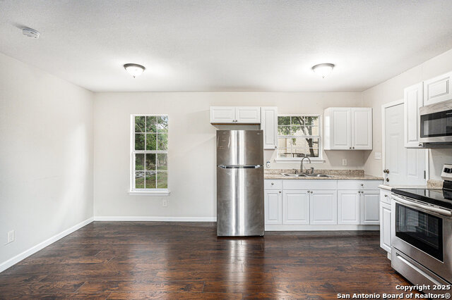 305 Kneupper Property Photo 13
