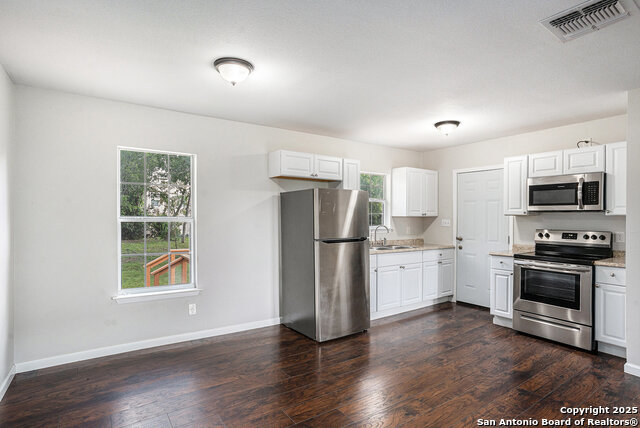 305 Kneupper Property Photo 14