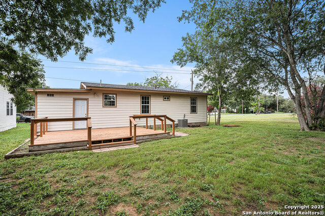 305 Kneupper Property Photo 24