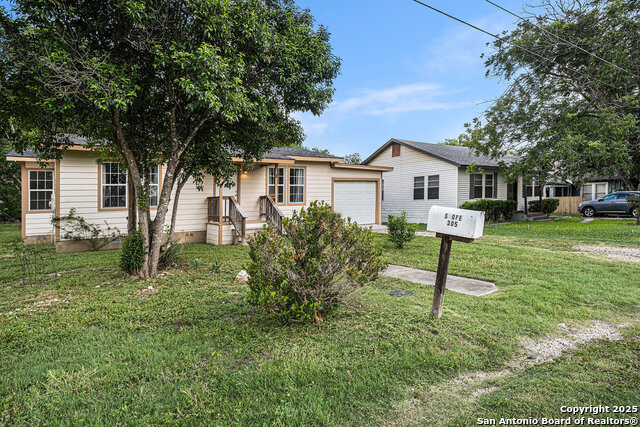 305 Kneupper Property Photo 26
