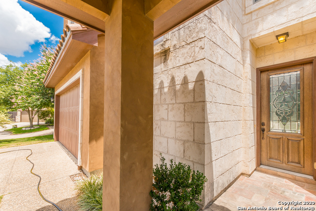 13822 Oakview Cove Property Photo 8