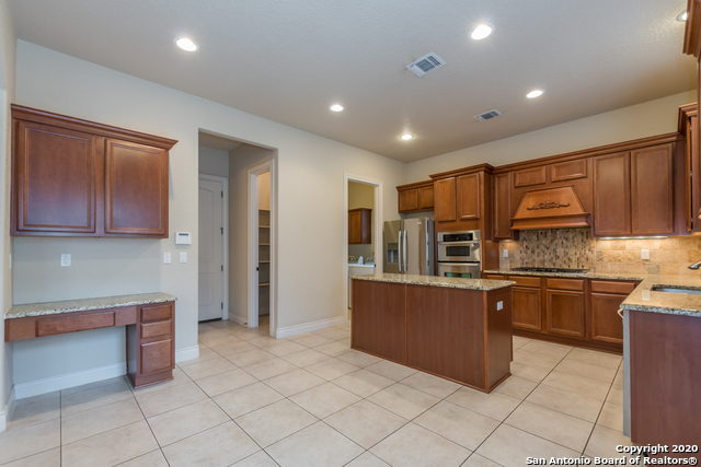 13822 Oakview Cove Property Photo 21