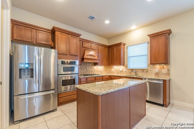 13822 Oakview Cove Property Photo 23