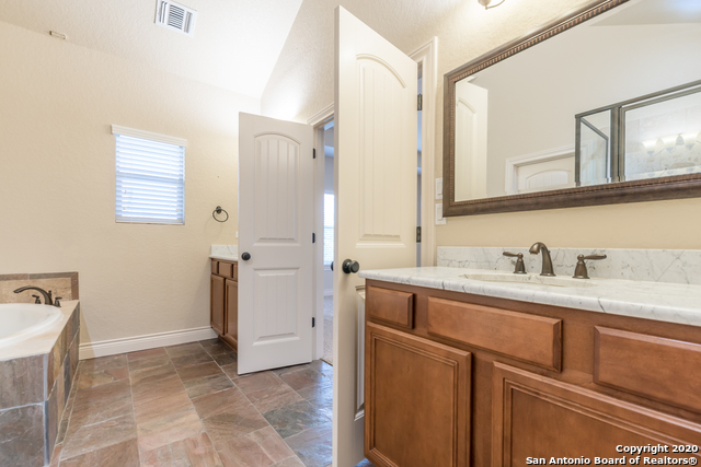 13822 Oakview Cove Property Photo 43