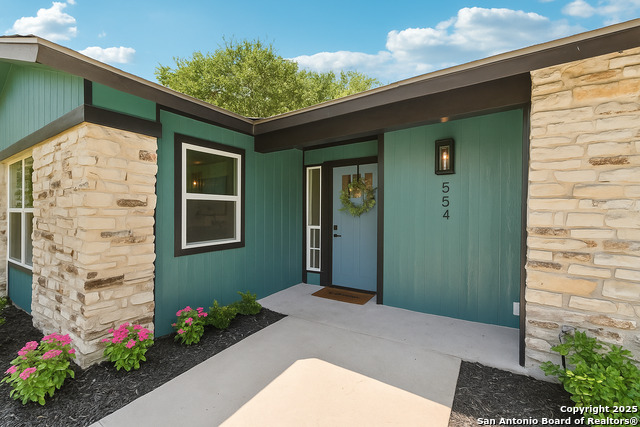 554 Hatfield Property Photo 4