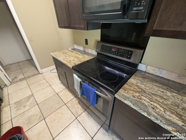 9151 Tree Village Property Photo 10