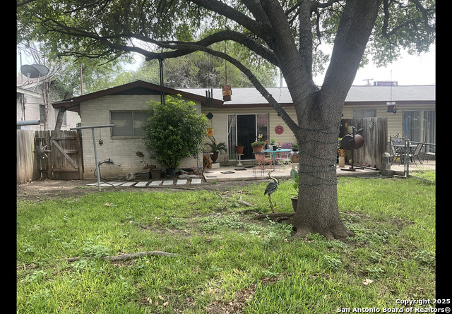 1035 Fabulous Property Photo 10