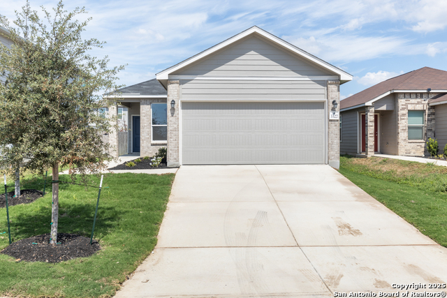 3327 COMANCHE CROSSING Property Photo 1