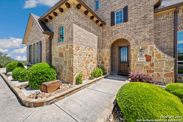 8206 Winecup Hill Property Photo 4