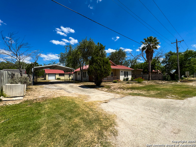 102 N Fort Property Photo 3