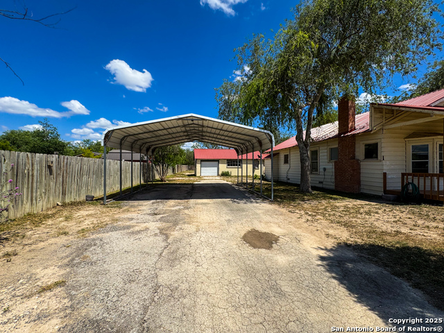 102 N Fort Property Photo 7