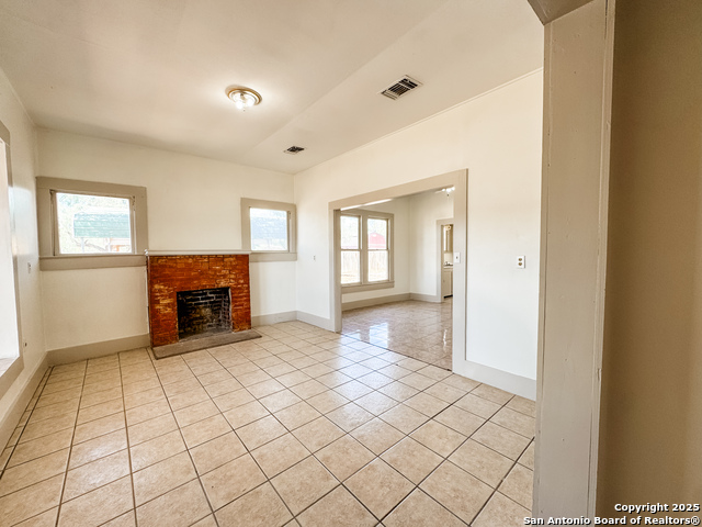 102 N Fort Property Photo 8