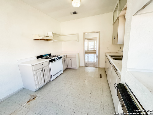 102 N Fort Property Photo 18