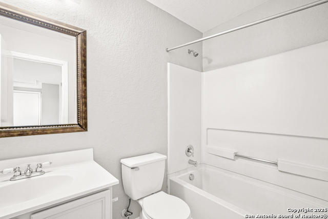 8203 Elktree Pass Property Photo 25