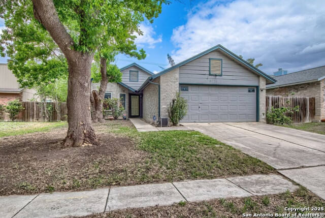 5775 larkdale Property Photo 1