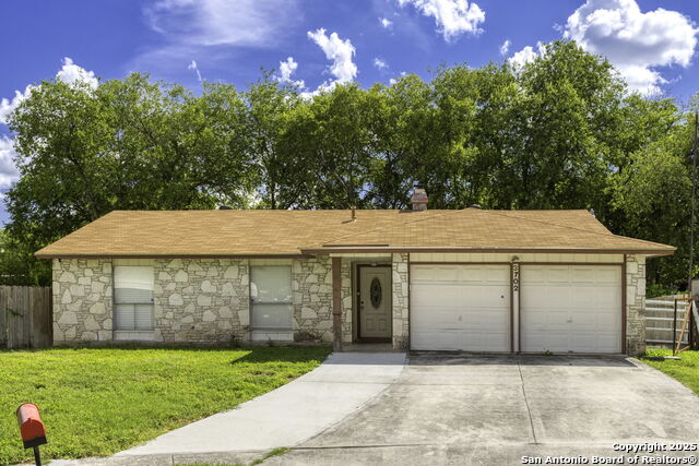 3702 Pipers Field Property Photo 1