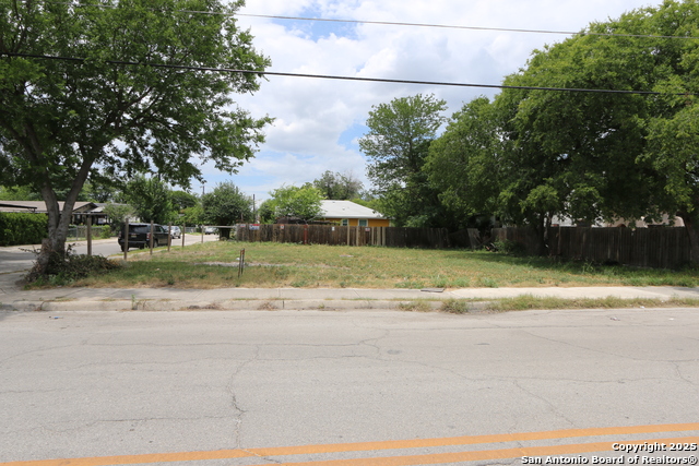 1211 S Hamilton Property Photo 2