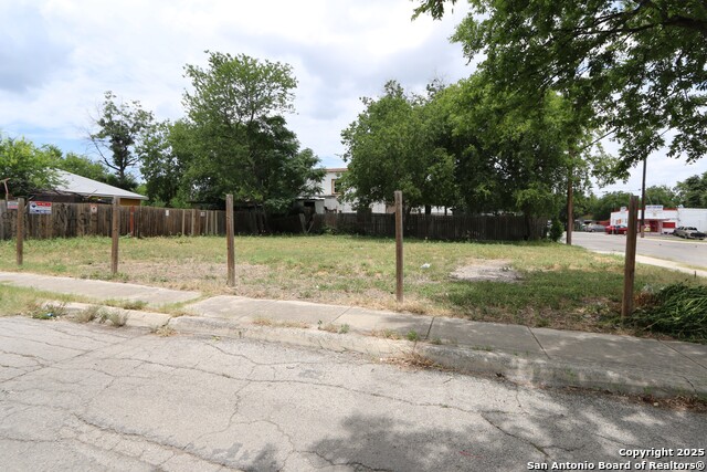 1211 S Hamilton Property Photo 4