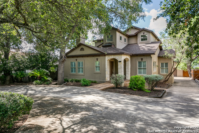 211 Elizabeth Property Photo 1