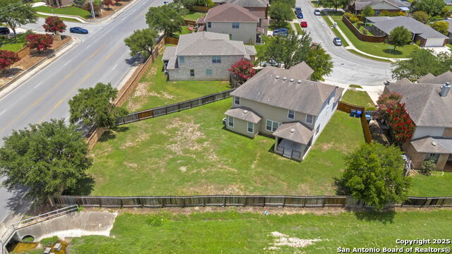 213 Springtree Parkway Property Photo 2