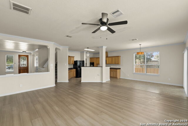 213 Springtree Parkway Property Photo 11