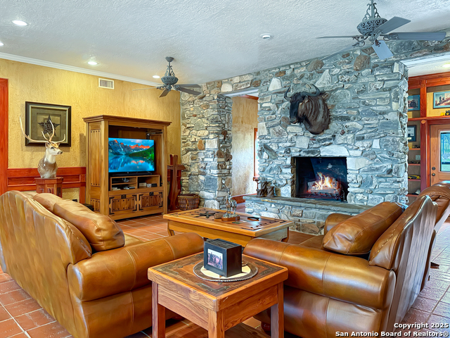 1305 Camino Real Property Photo 9