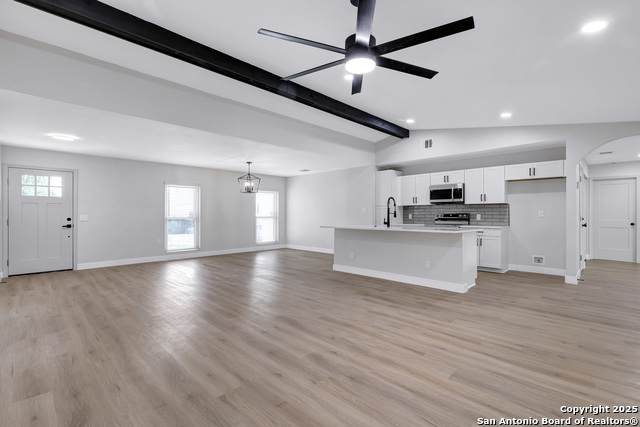 5807 Sun Ridge Property Photo 1