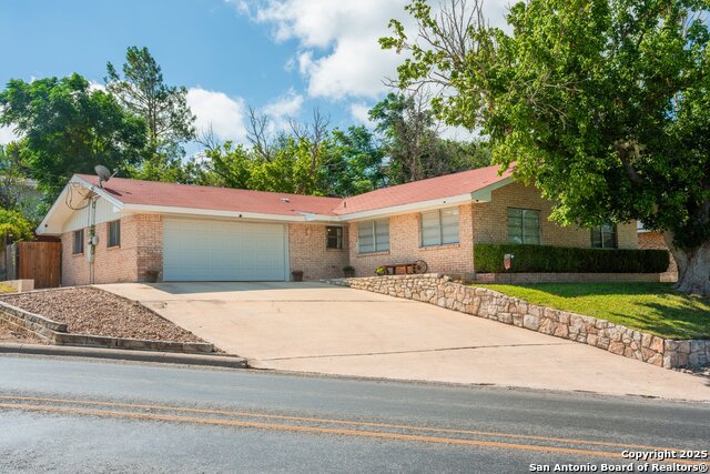 1000 Barbara Ann Property Photo 1