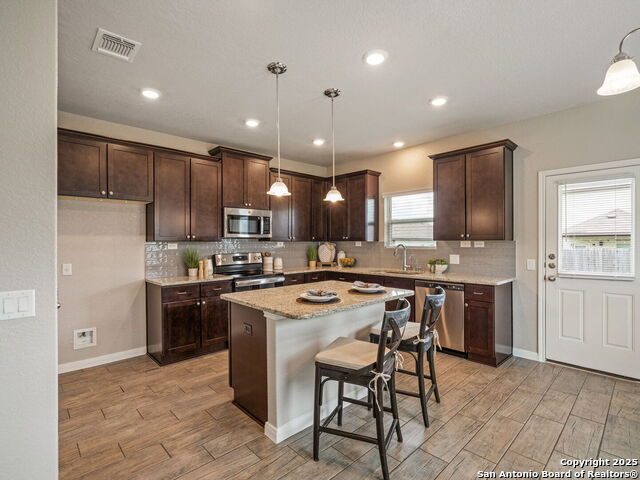 754 Farmers Dell Property Photo 7