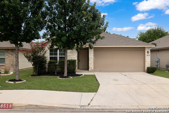 8518 Hudson Hollow Property Photo 1